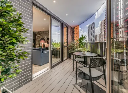 Dagenham Green 2 bed show apartment