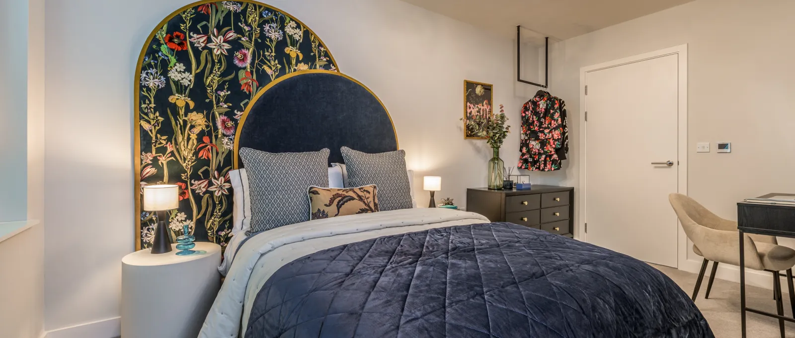 Dagenham Green 2 bed show apartment