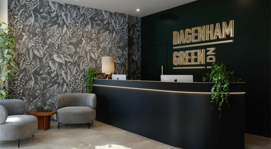 Dagenham Green Internal 7