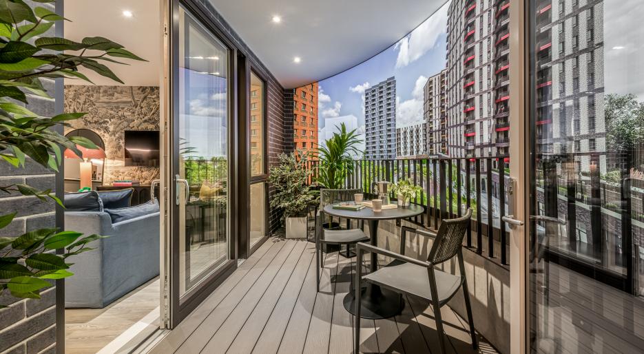 Dagenham Green 2 bed show apartment