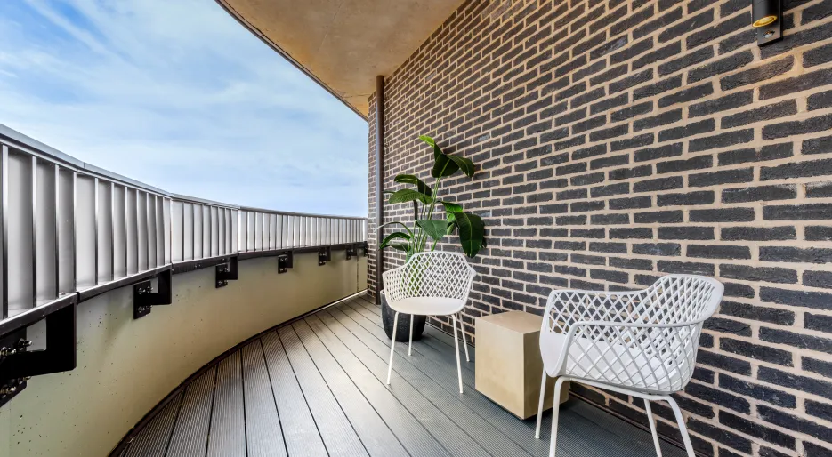 Apartment 646, the Liberty Balcony