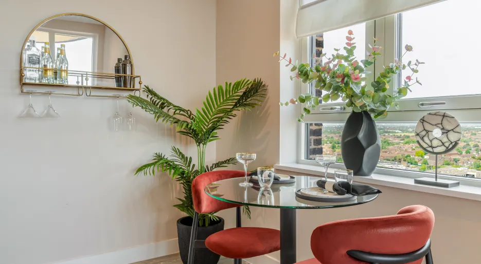 Dagenham Green, Dining Area