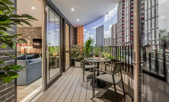 Dagenham Green 2 bed show apartment