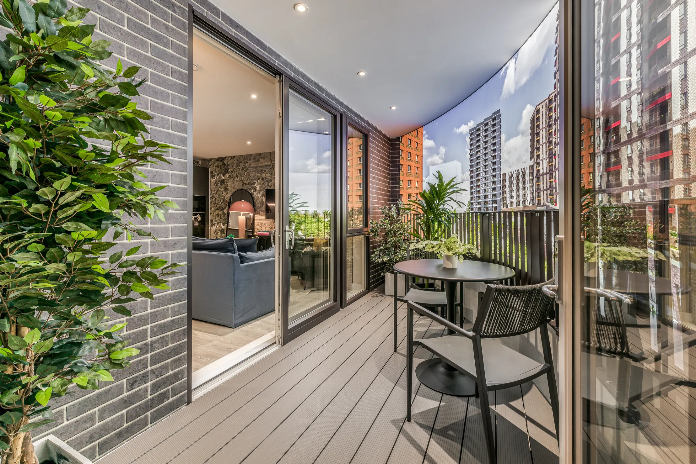 Dagenham Green 2 bed show apartment